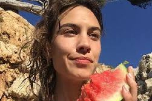 知名演员无戏可拍与妻子直播吵架闹离婚妻子晒证很快就不是了