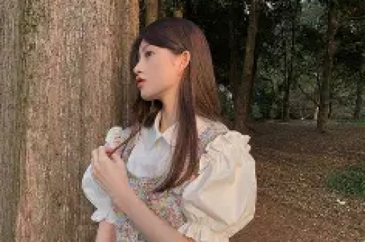 这个坚强面对绝症的少女形象不仅让