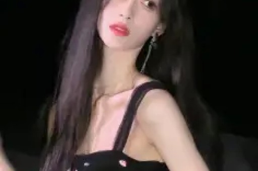 内娱1天4大瓜！顶流恋情、深夜泡酒吧、全身整容一个比一个离谱