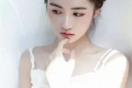 赵露思真算得上内娱第一个因生病塌房的艺人了